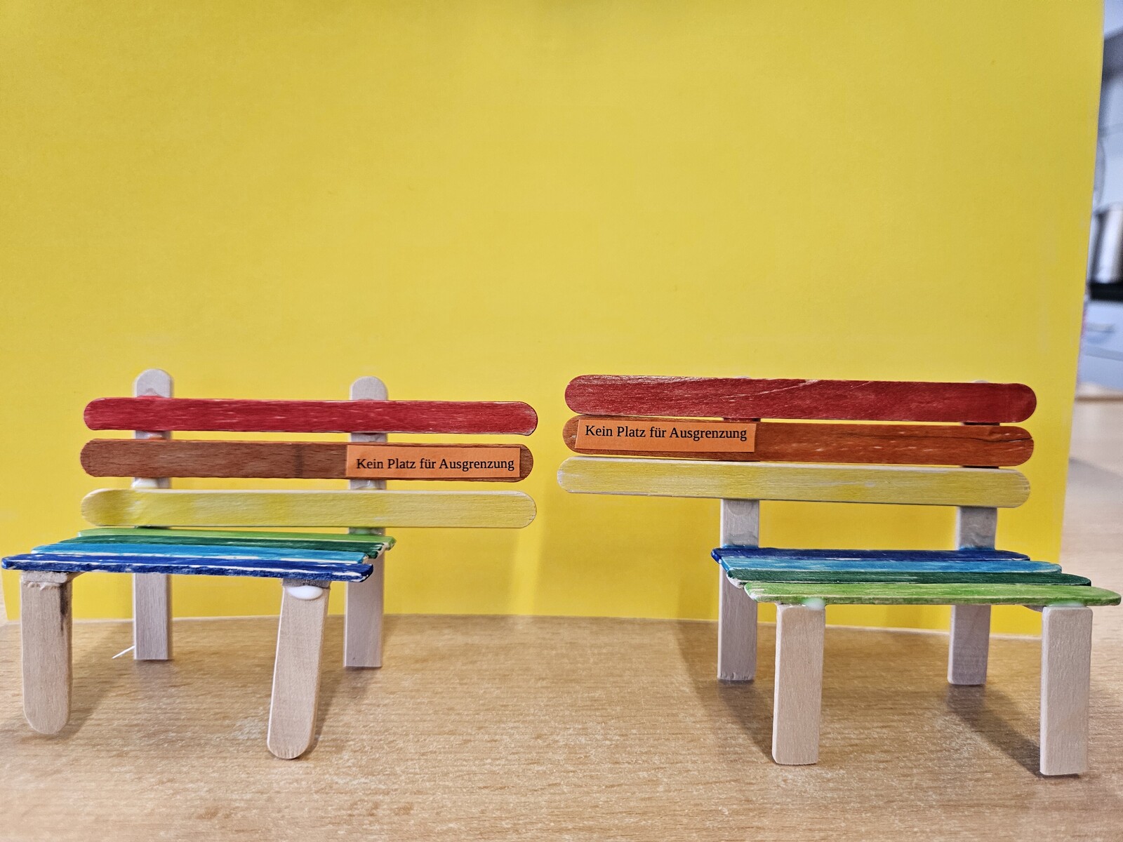 Bänke gegen Ausgrenzung